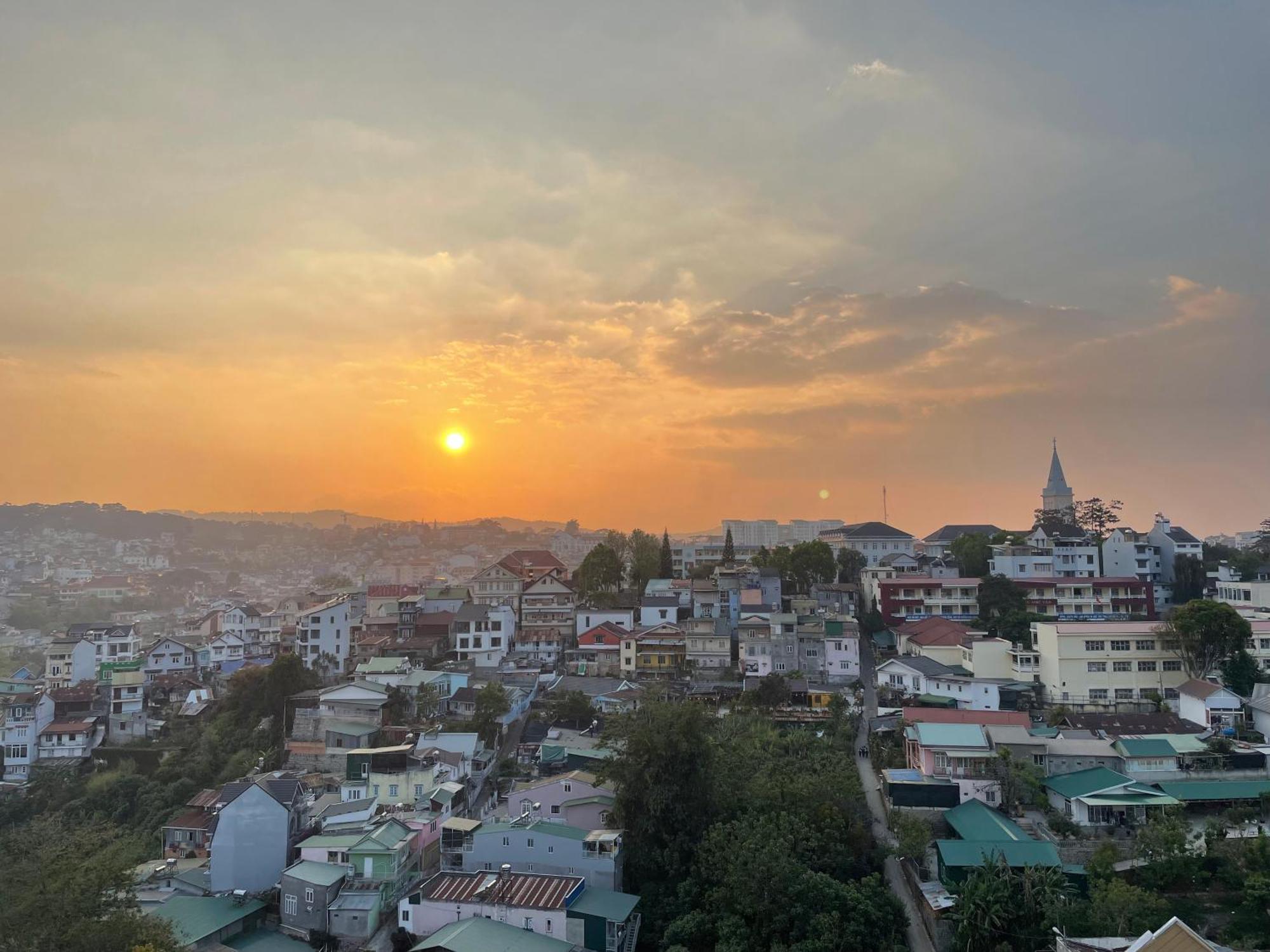 Hung Phong Hotel - Near Dalat Night Market Buitenkant foto